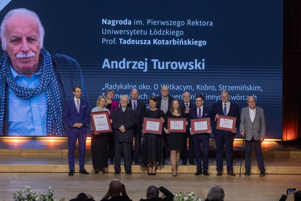 zdjęcie grupowe z gali