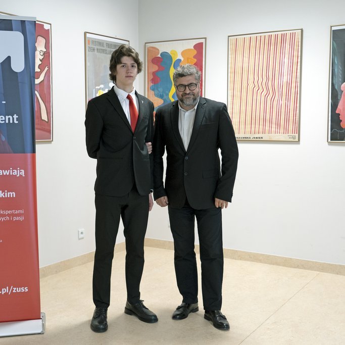 uczestnik programu z prowadzącym