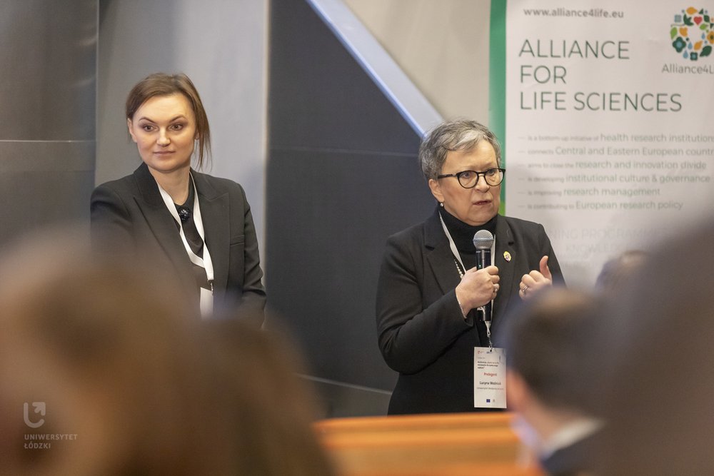 prorektorki Agnieszka Kurczewska i Lucyna Woźniak