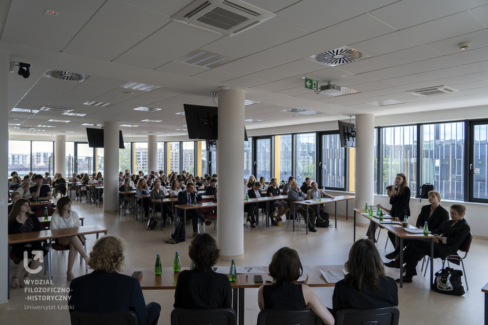 pełna sala i uczestnicy