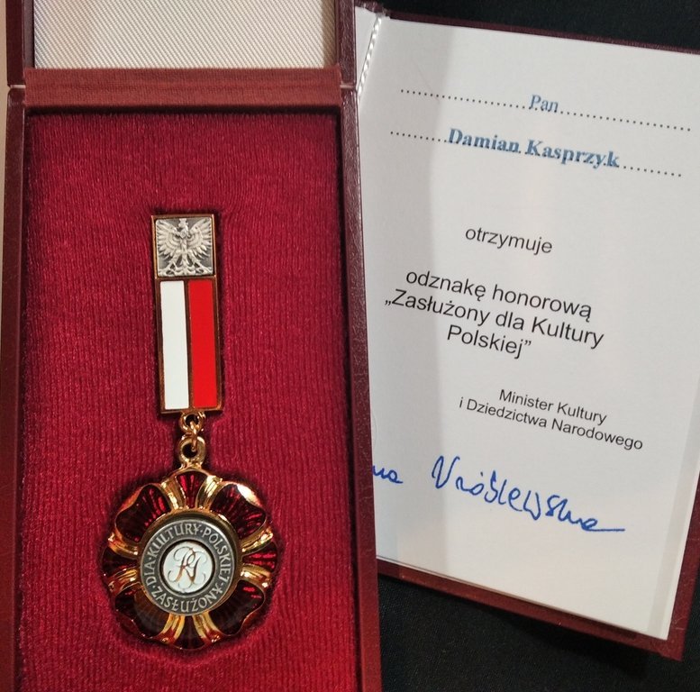  The medal and a diploma in a box