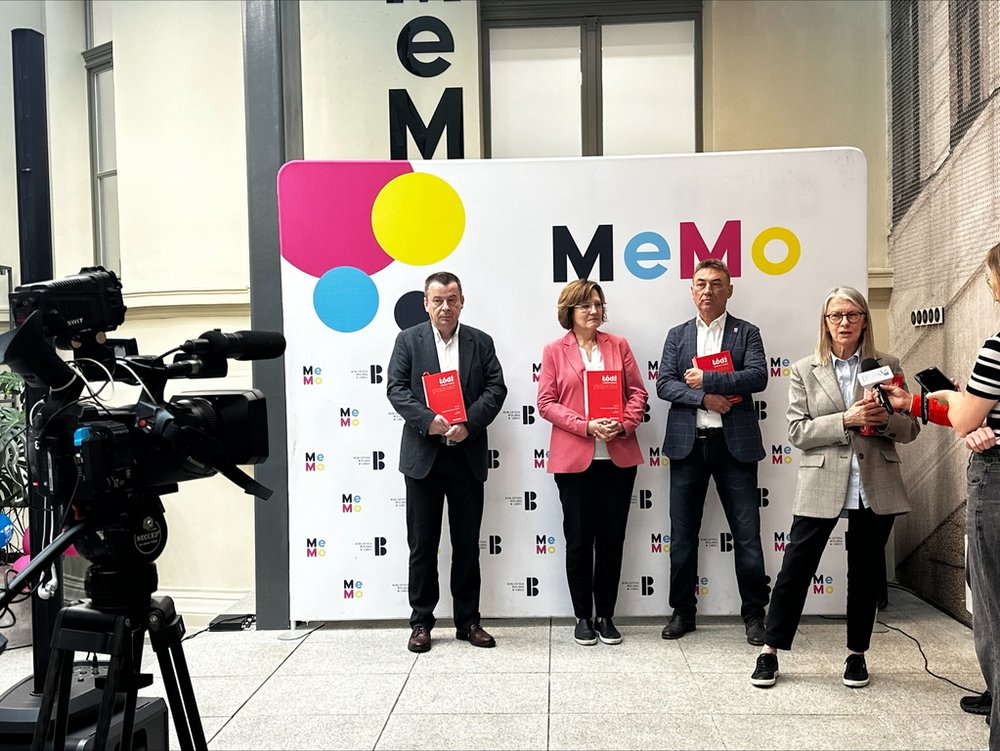 Participants of the press conference announcing the premiere of the 5th volume of the monograph "Łódź poprzez wieki. Rozmowy jak przy kawie Łódź"