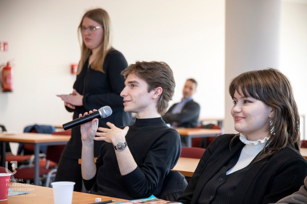 Studenci_konferencja