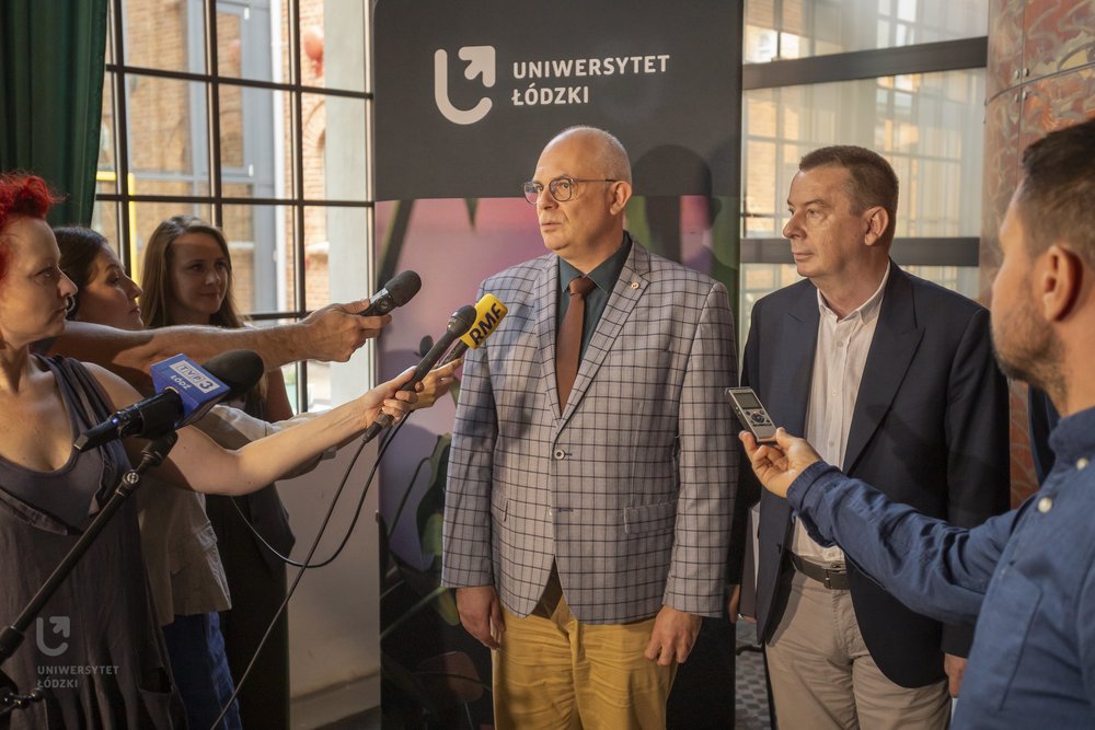 dr hab. Robert Zakrzewski, prof. UŁ mówi o mikropoświadczeniach