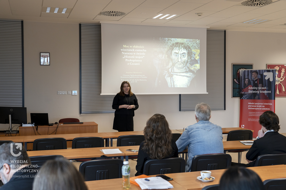 dr Ewelina Kostrzewska